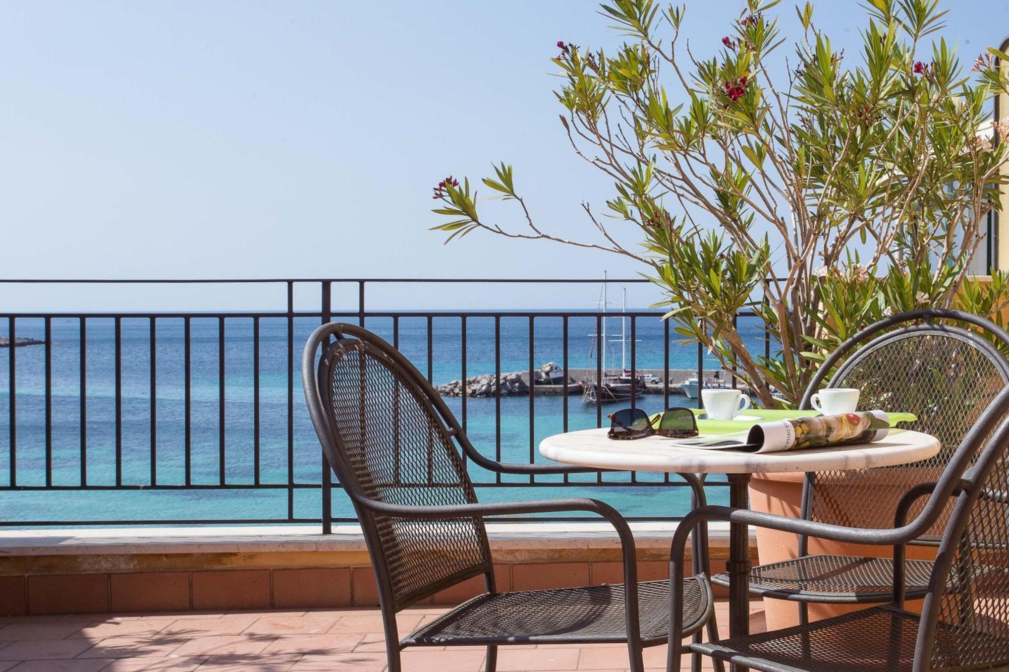 Palermo Mare Holidays สเฟอร์ราคาวาลโล ภายนอก รูปภาพ