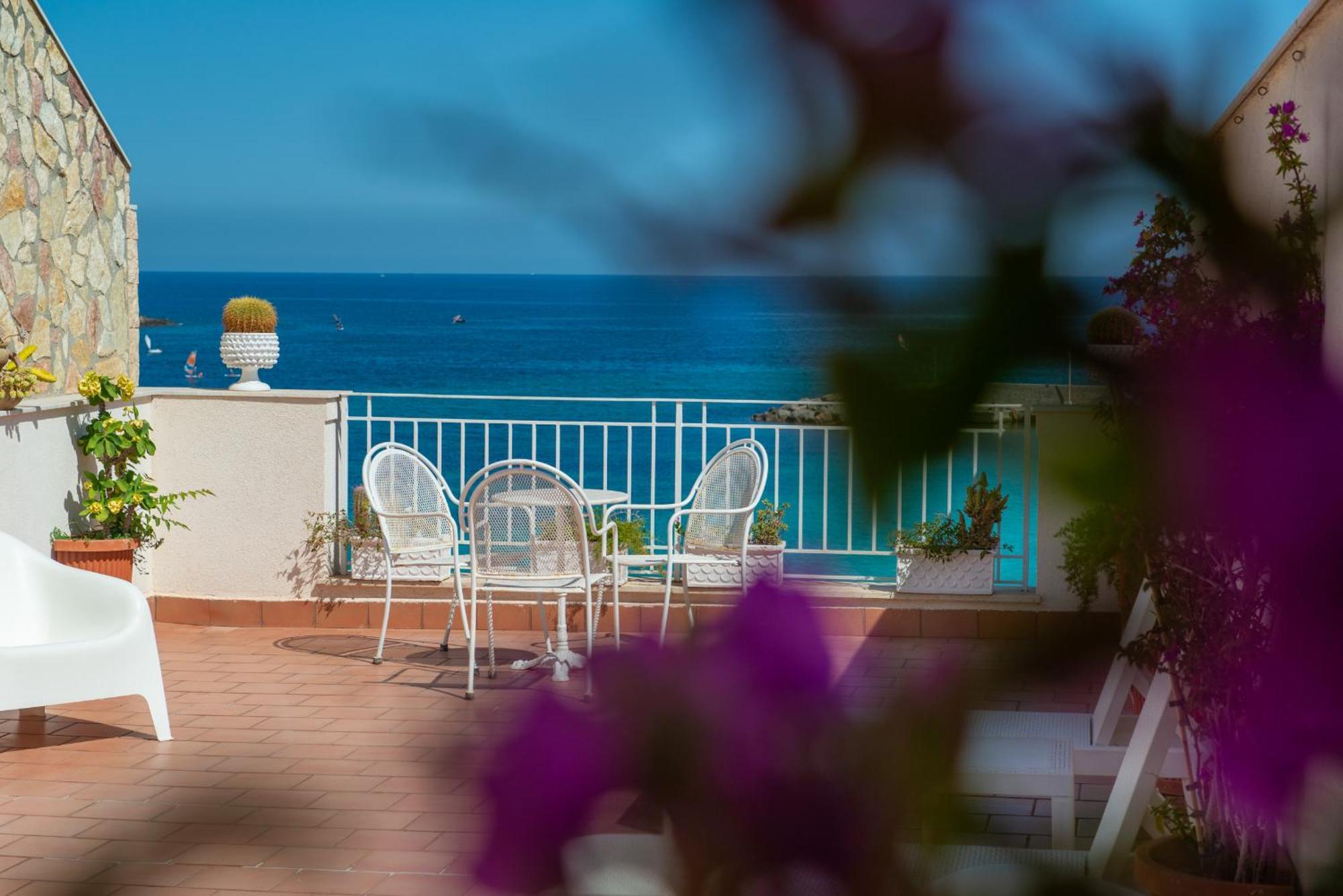 Palermo Mare Holidays สเฟอร์ราคาวาลโล ภายนอก รูปภาพ