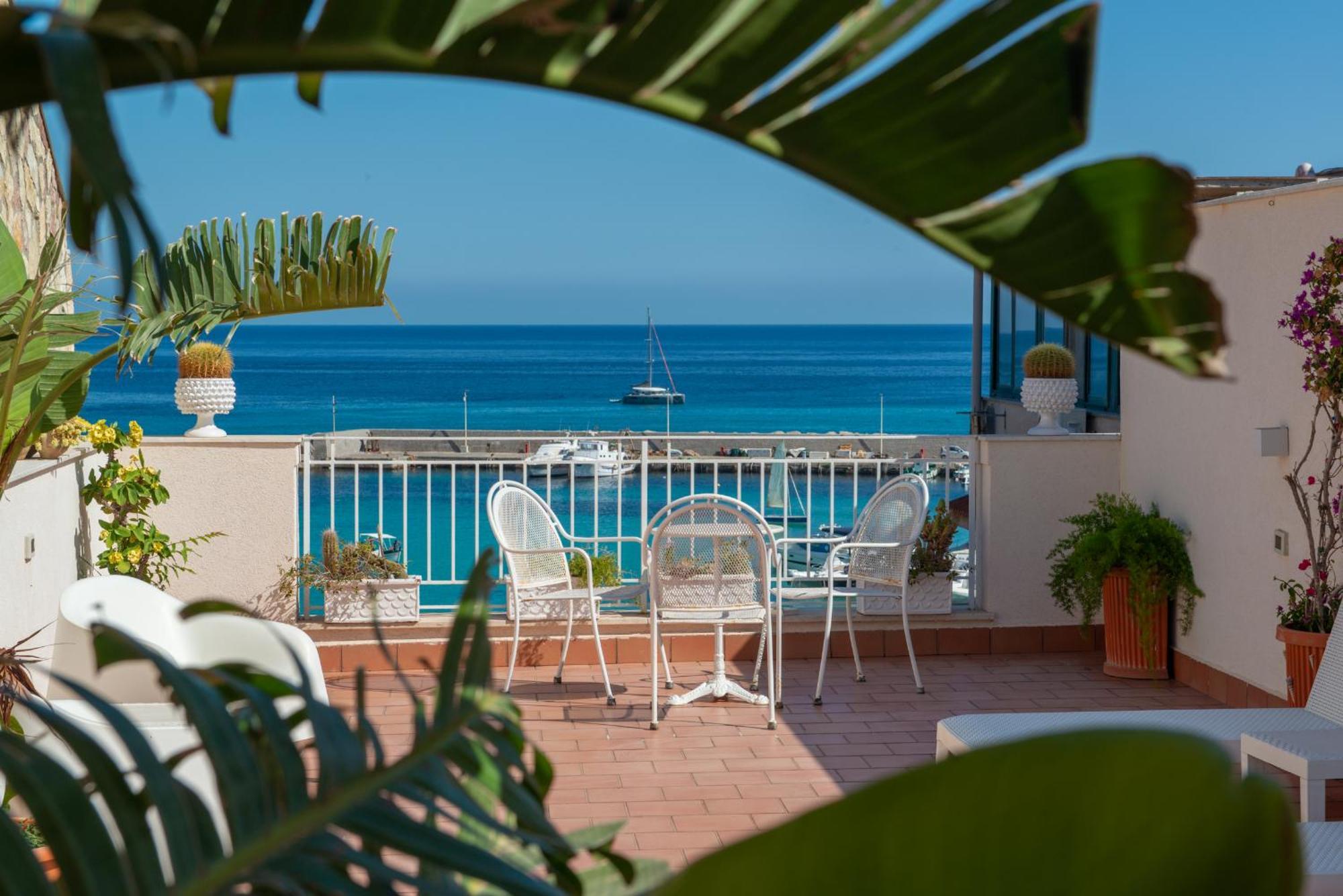 Palermo Mare Holidays สเฟอร์ราคาวาลโล ภายนอก รูปภาพ